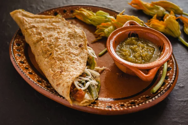 Epazote en comida